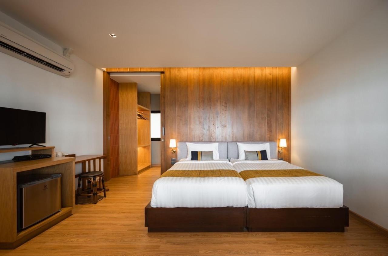 Ban Saithong Beach Resort Bang Saphan Noi Exteriör bild