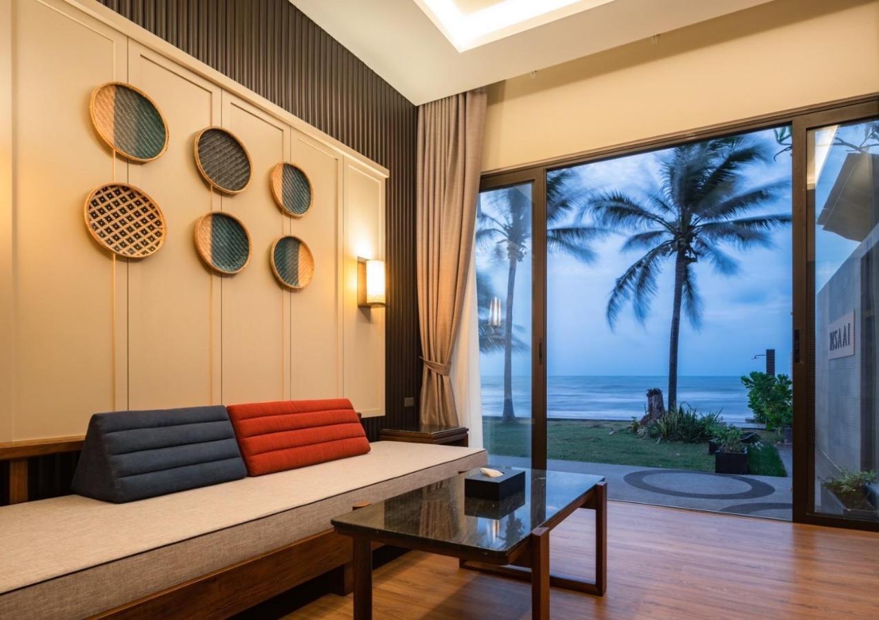 Ban Saithong Beach Resort Bang Saphan Noi Exteriör bild