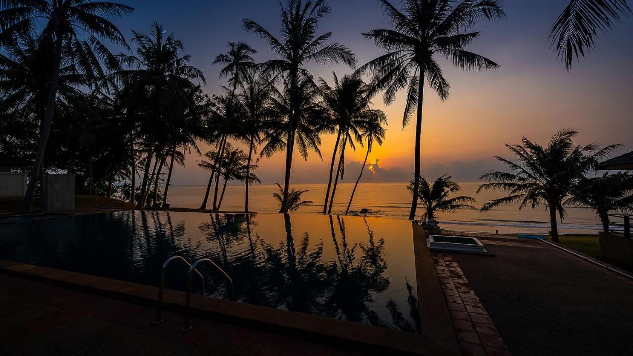 Ban Saithong Beach Resort Bang Saphan Noi Exteriör bild