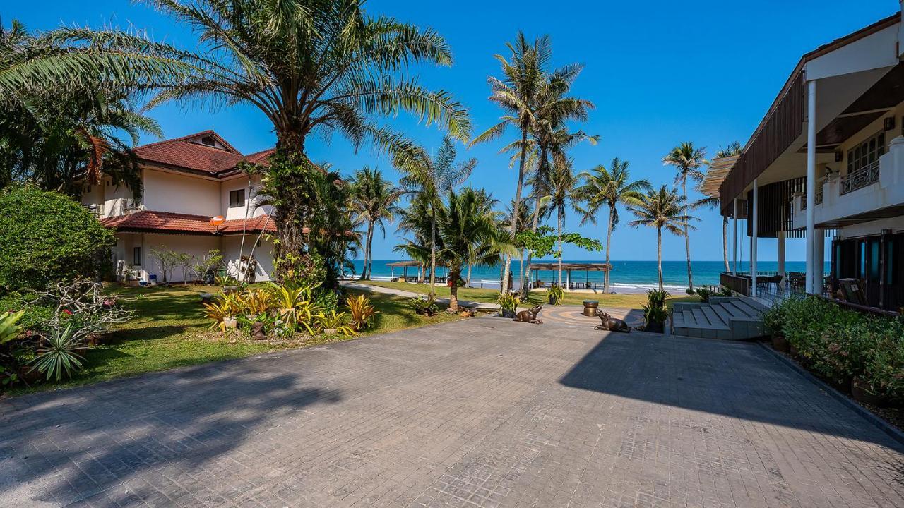 Ban Saithong Beach Resort Bang Saphan Noi Exteriör bild