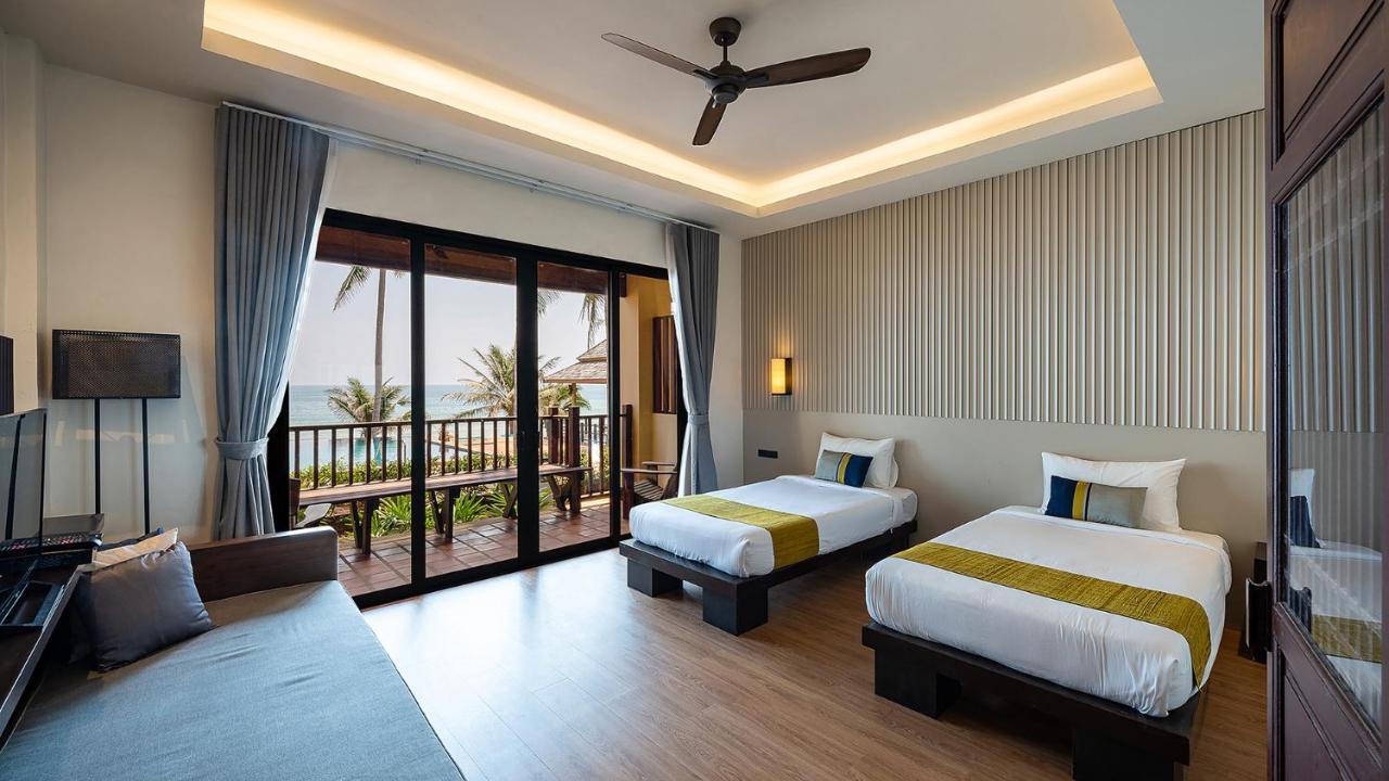 Ban Saithong Beach Resort Bang Saphan Noi Exteriör bild