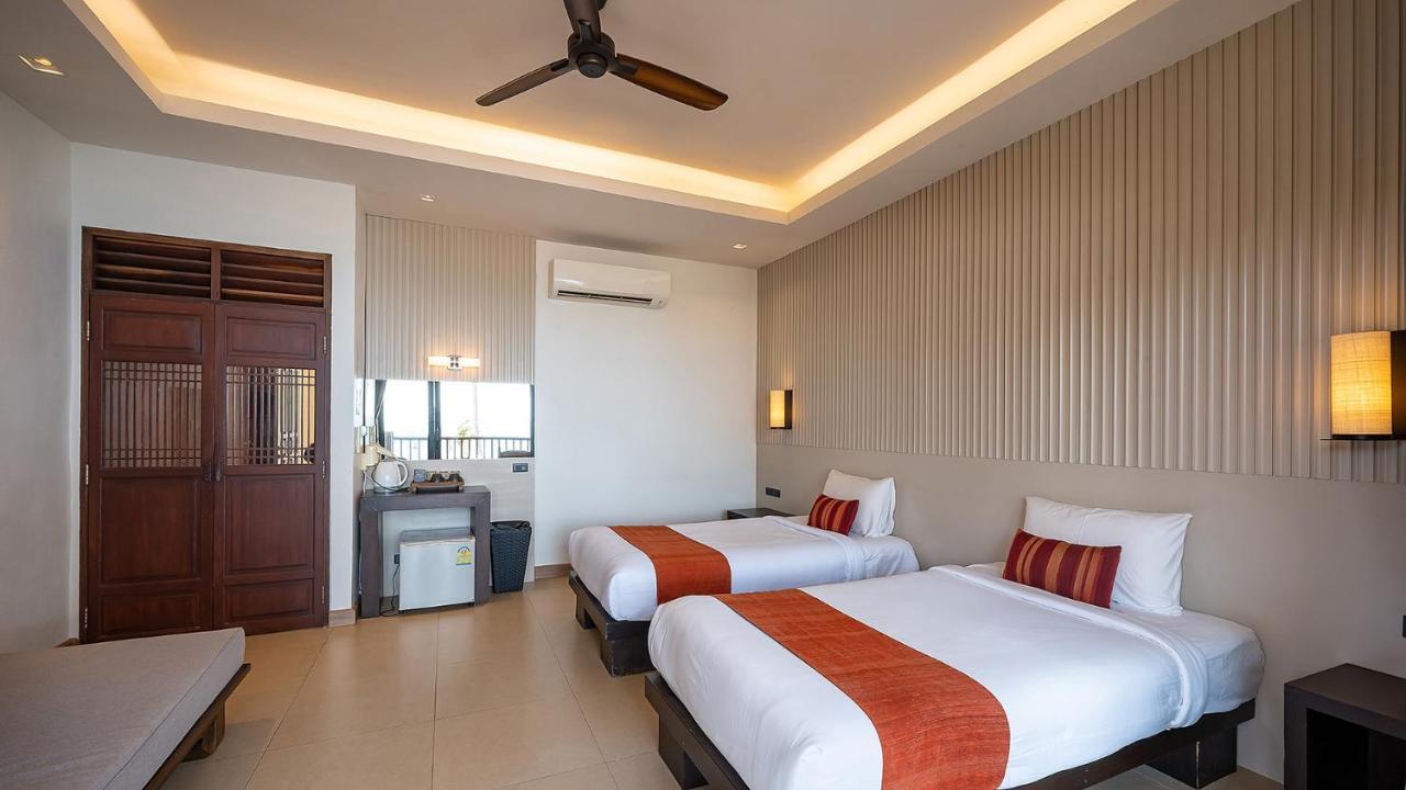 Ban Saithong Beach Resort Bang Saphan Noi Exteriör bild
