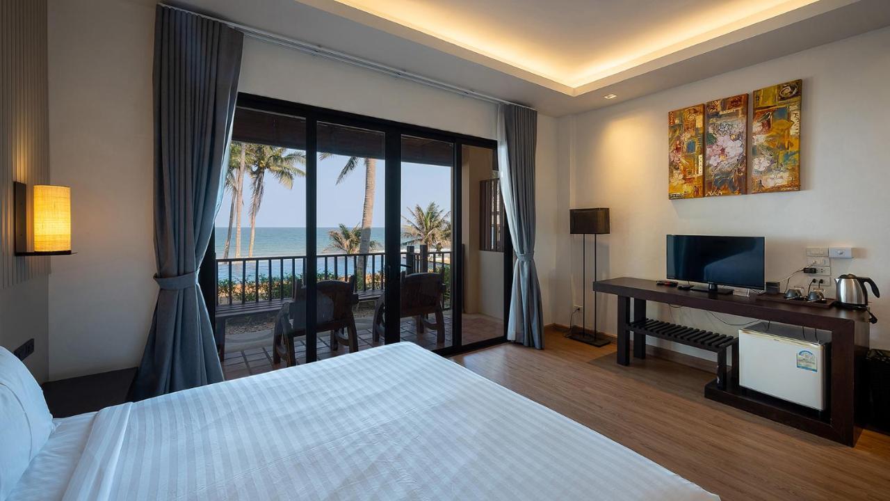 Ban Saithong Beach Resort Bang Saphan Noi Exteriör bild
